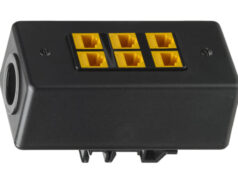 Caja de parcheo con seis conectores QuickPort para carril DIN