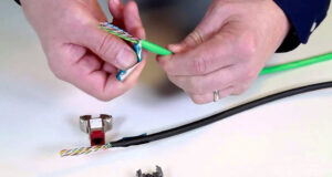 Vídeo de montaje con un cable SST Cat 6A U/UTP y el conector Atlas-X1 Vídeo de montaje con un cable SST Cat 6A U/UTP y el conector Atlas-X1