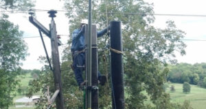 Poste con polímero reforzado de fibra FRP modular para instaladores Poste con polímero reforzado de fibra FRP modular para instaladores